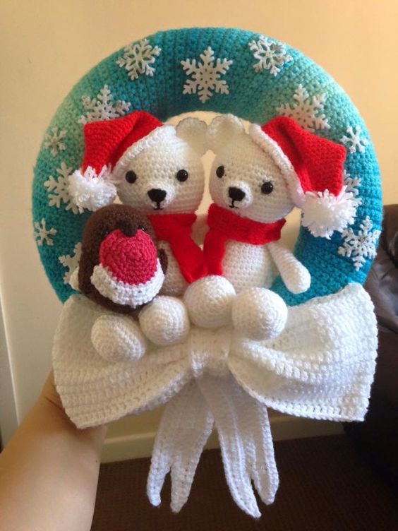 Couronne de Noël au Crochet : Créez une Décoration Élégante et Personnalisée Couronne Noël Crochet 9