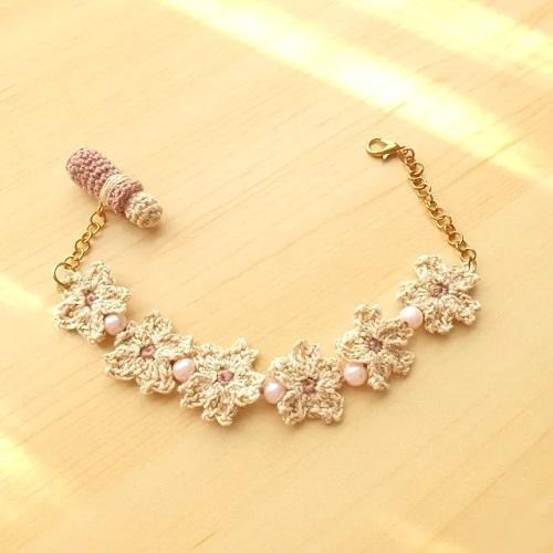 bracelet crochete avec des marguerites 1
