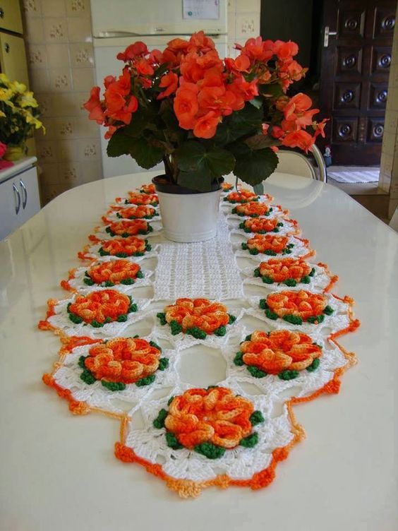 chemin de table au crochet avec fleurs 3