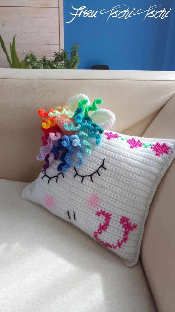 coussin licorn crochet