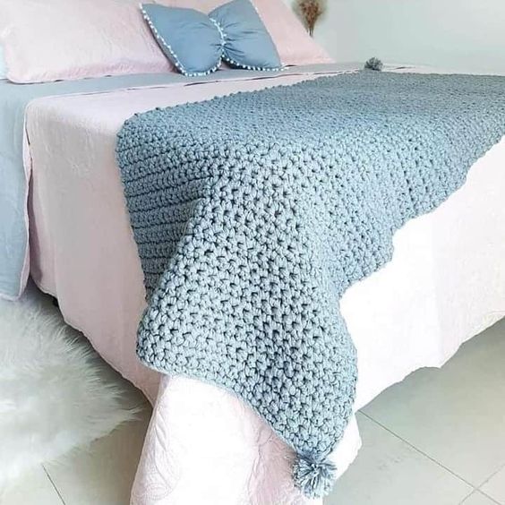 couverture pied de lit au crochet 12