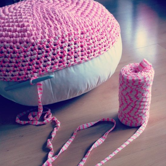 diy pouf crochet 1