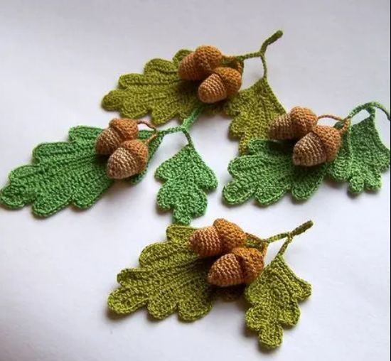 idees de glands au crochet sur une feuille 7