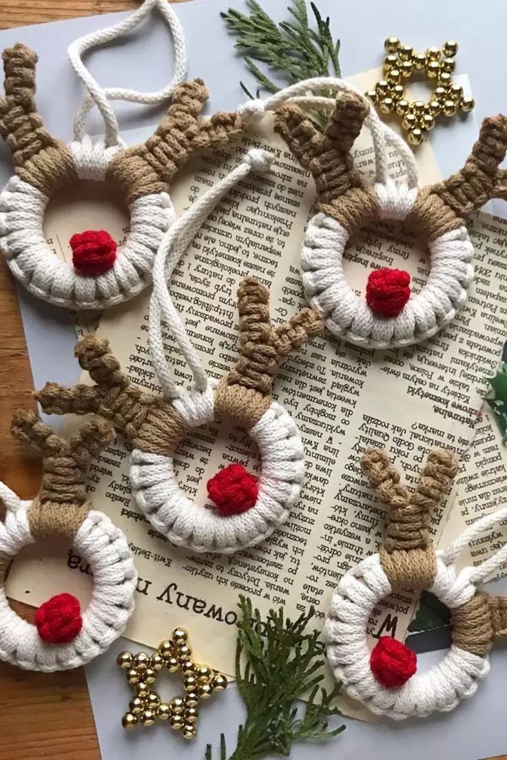 mini couronnes de noel en macrame 1