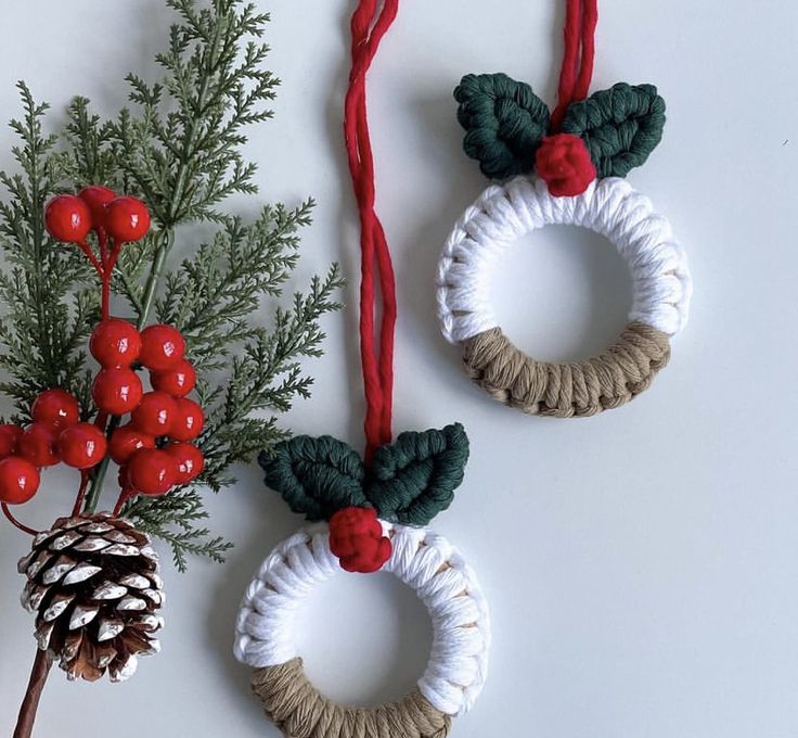 mini couronnes de noel en macrame 4