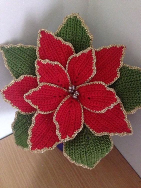 modele de poinsettia au crochet