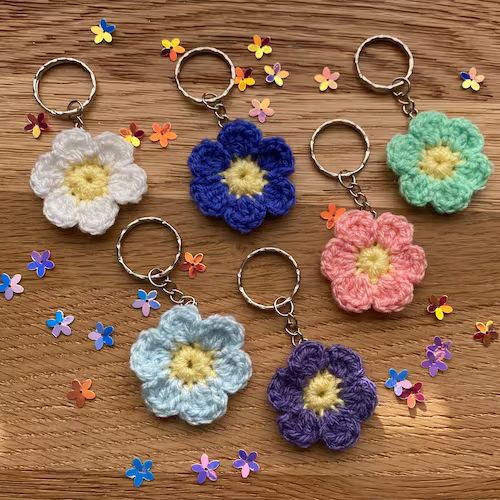 porte cles fleurs au crochet 8