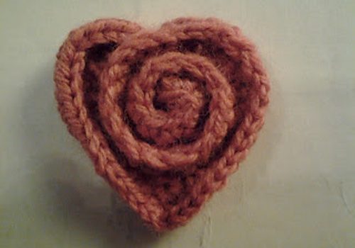 roses en forme de coeur au crochet 4