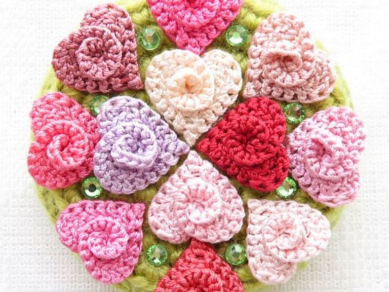 Roses en forme de coeur au crochet
