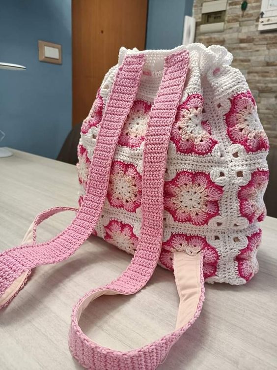 sacs a dos au crochet avec carre 4